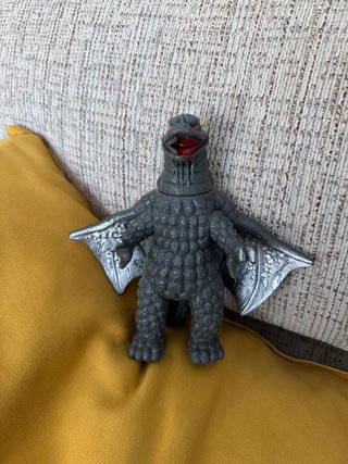 Figura Kaiju Gikogilar de Ultraman