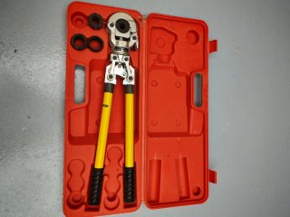 Máquina de prensado para tubo multicapa