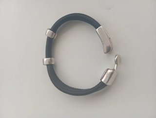 Pulsera doble de cuero y plata Uno de 50