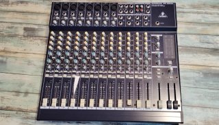 Behringer EURORACK MX 2004 A