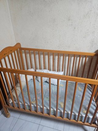 Cuna de Madera con Colchón y Almohada