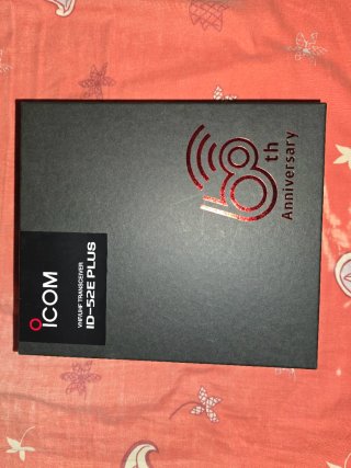 Icom id-52e Plus 60 Aniversario + Accesorios