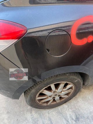 TAPA EXTERIOR COMBUSTIBLE Renault Megane III Coupe