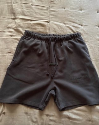 Pantalón corto Essentials gris