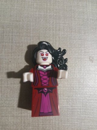Minifigura LEGO Vampira (twn530)
