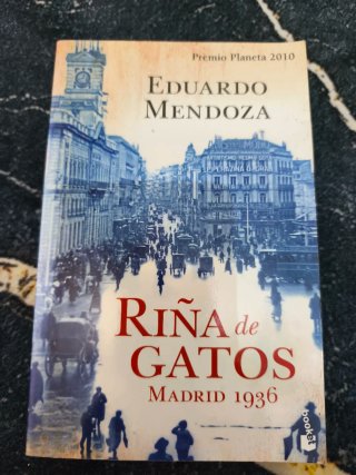 Libro de bolsillo: Riña de gatos