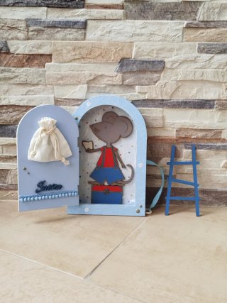 Puerta del Ratoncito Pérez decorativa