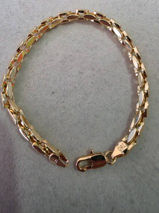Pulsera de eslabones dorada Enchape en oro