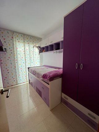 Habitación Infantil Lila y Blanca
