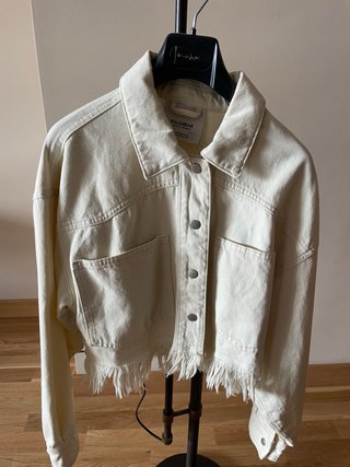 Cazadora vaquera beige Pull&Bear