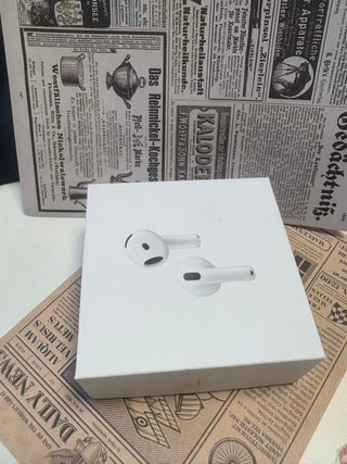 Apple AirPods 4