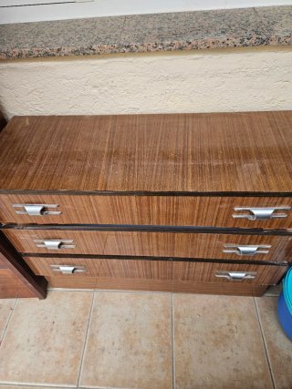 Cómoda de madera