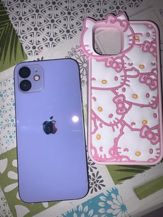 iPhone 12 Violeta