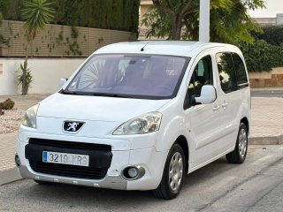 Peugeot parnert 2008