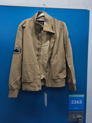 Cazadora Beige Estilo Militar