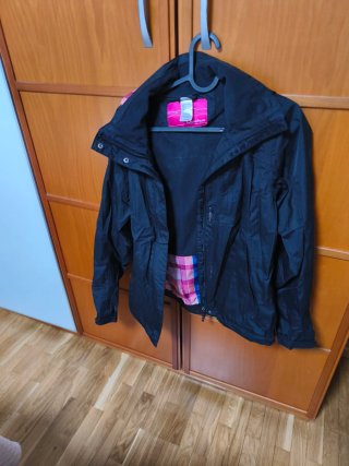 Chubasquero de mujer negro