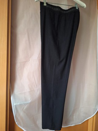 Pantalones Negros de Corte Recto