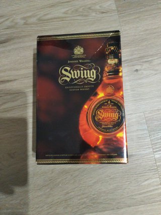 Caja de Johnnie Walker Swing