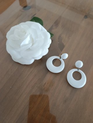 Accesorios de Flamenco: Flor y Pendientes