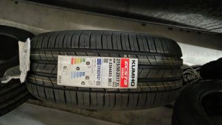 2 Neumáticos Kumho Ecsta HS52 215/50 R17