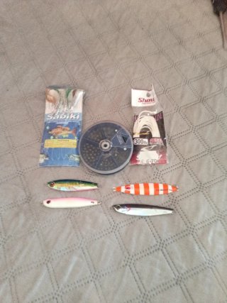 Set de artículos de pesca y jigs