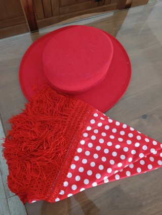 Sombrero y Mantón de Flamenco niña