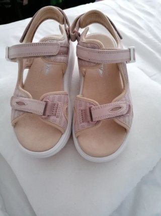 Sandalias MBT Rosa