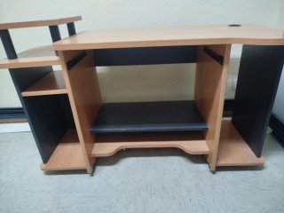 Mesa de estudio de madera