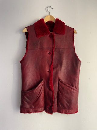 Chaleco Rojo de Piel Luis Guirau
