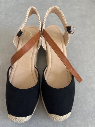 Alpargatas de cuña negras y camel Talla 38