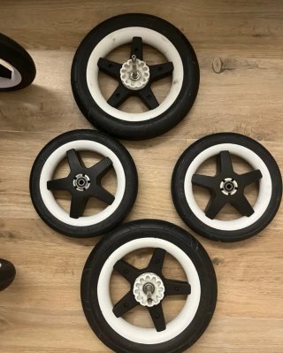 Bugaboo Donkey 2 / 3 + Patinete + Muchos extras