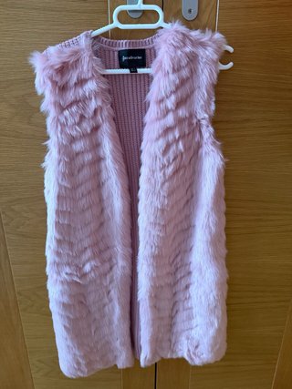 Chaleco de pelo Stradivarius rosa