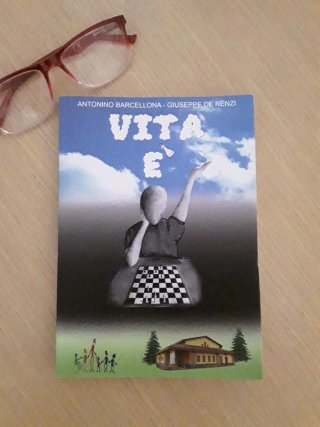Libro " Vita è " di De Renzi e Barcellona.