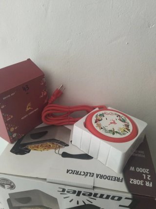 Alargador eléctrico con diseño navideño