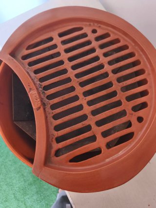 Barbecue da tavolo in terracotta