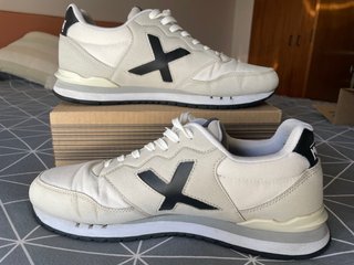 Zapatillas Munich Blancas y Negras