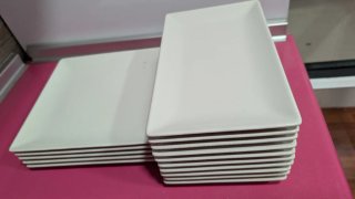Set de 16 Platos Blancos (11 Largos, 5 Cuadrados)