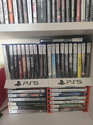 Vendo o scambio pack di giochi PS5 e PS4