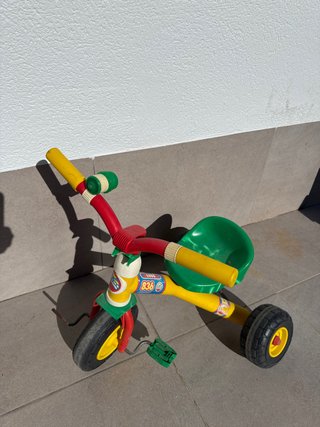 Triciclo Infantil Clásico de Pedales
