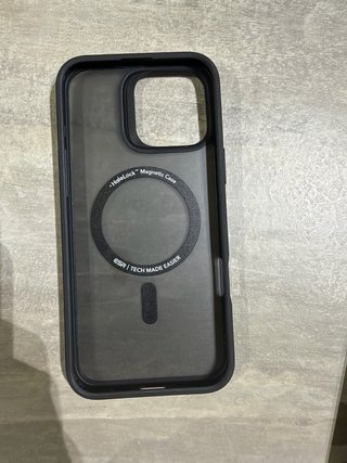 Cover ESR per iPhone 16 Pro Max
