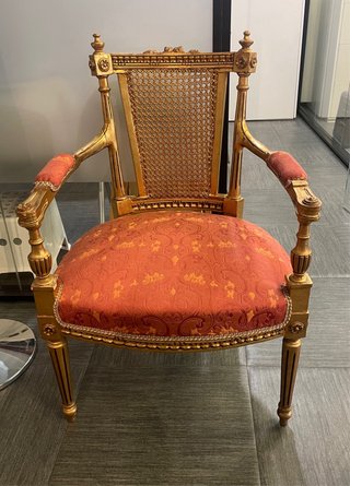Sillón Estilo Luis XV con Pan de Oro