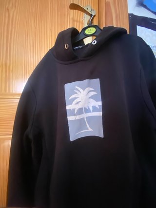 Sudadera Negra con Estampado de Palmera