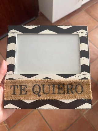 Marco de fotos con mensaje Te Quiero