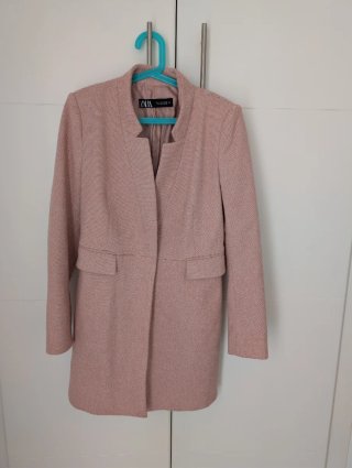 Chaqueta larga Zara rosa