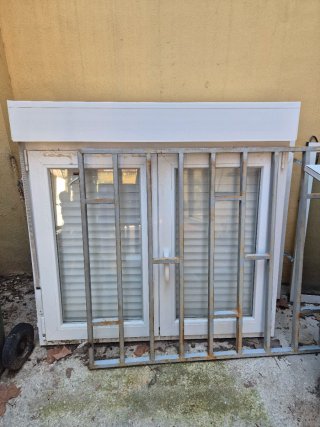 2 Ventana de PVC con persiana. 120x100 y 100x100cm