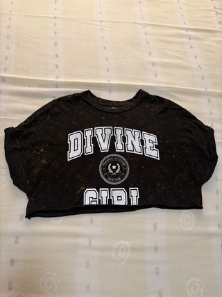 Camiseta Crop Top Bershka Negra