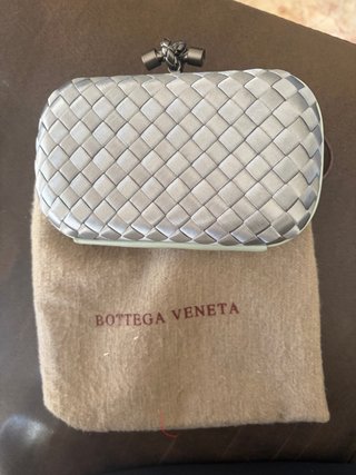 Clutch Bottega Veneta Plateado