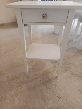 Mesita de noche Ikea