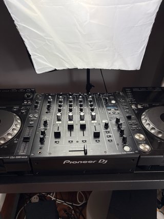 2x Pioneer CDJ 2000Nxs + Pioneer DJM 750MK2