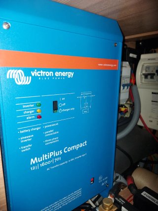 Inversor Cargador Victron MultiPlus Compact